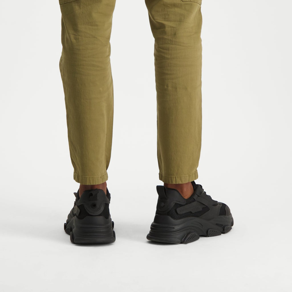 Sneakers Possess BLACK